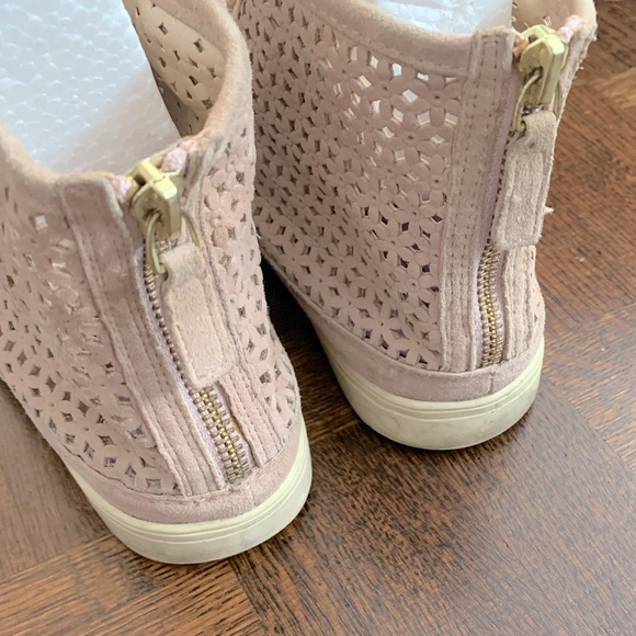 Blush coloured Lazer-cut suede “All-Star style” high top shoes - Picture 6 of 12